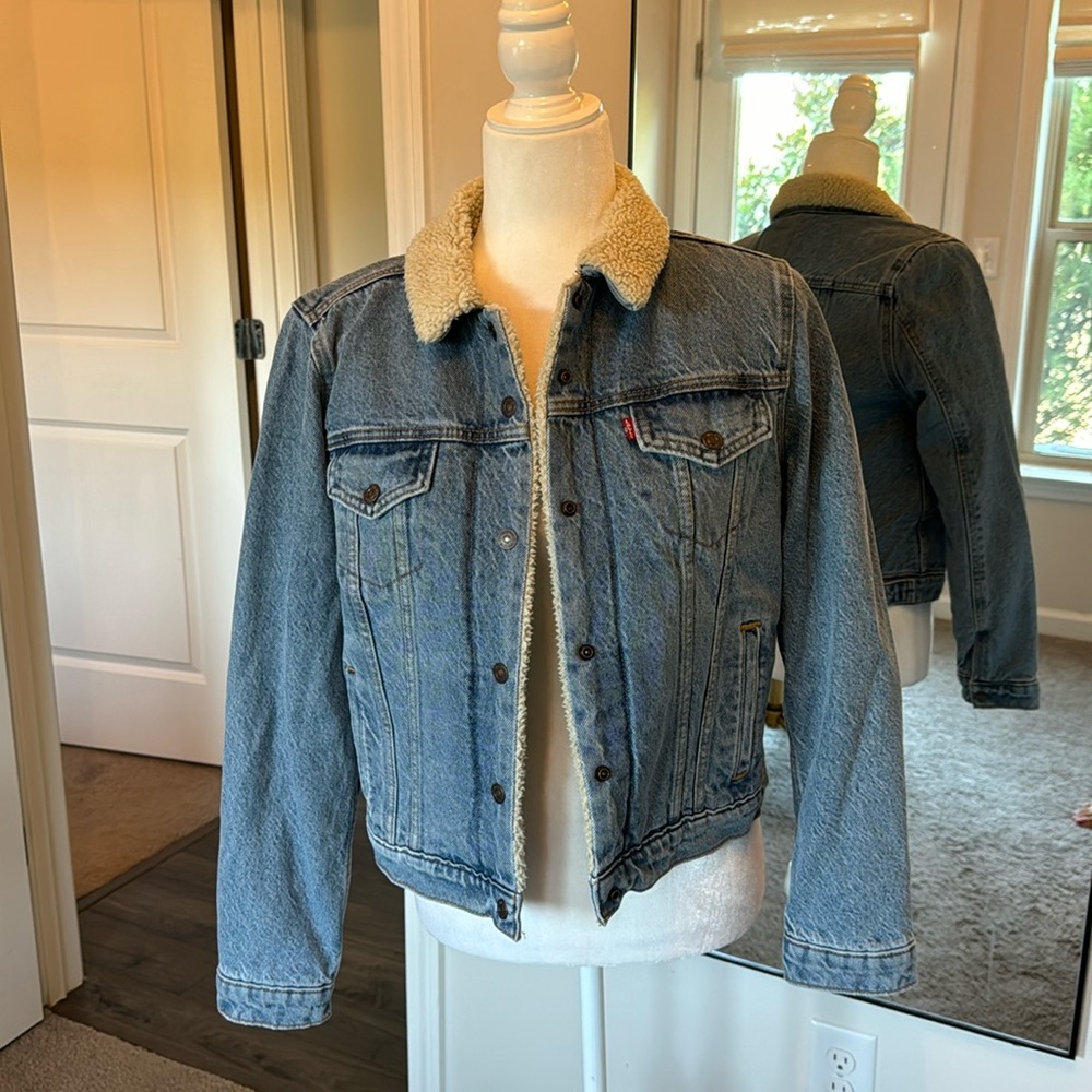 NWT Levi’s shearling denim jacket